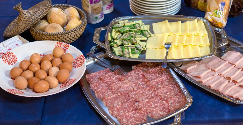 Hotel Ristorante La Perla Varallo Pombia Екстер'єр фото