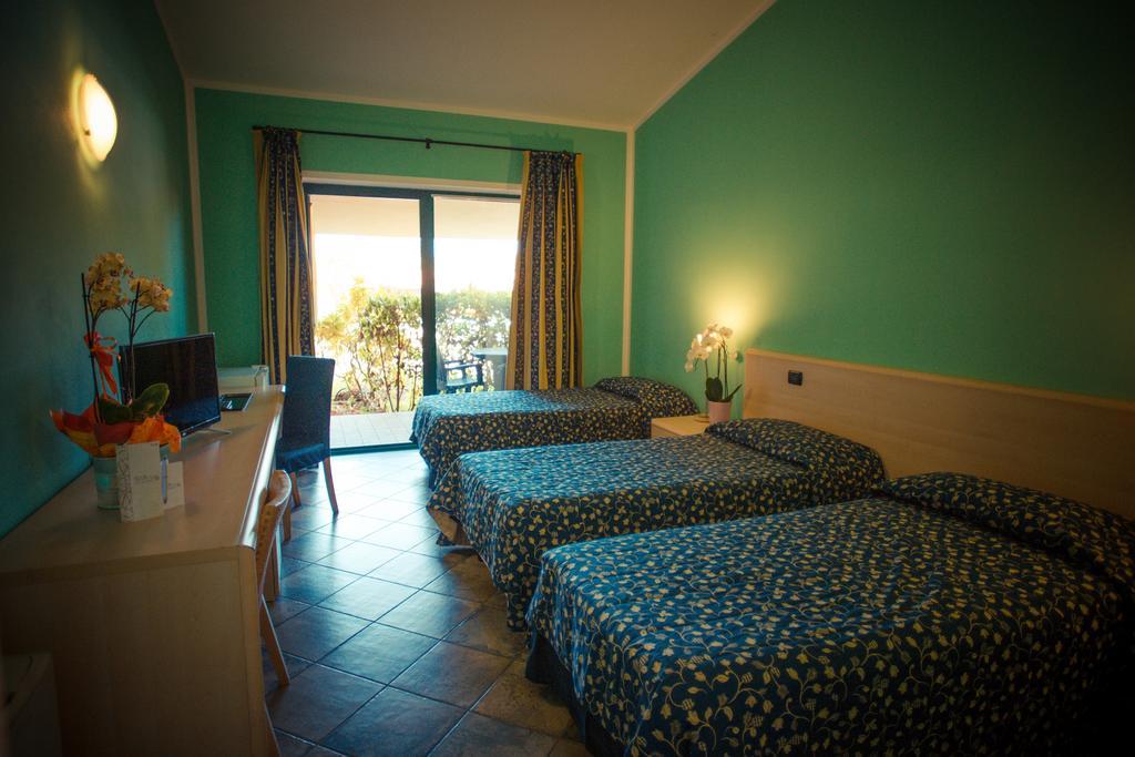 Hotel Ristorante La Perla Varallo Pombia Екстер'єр фото