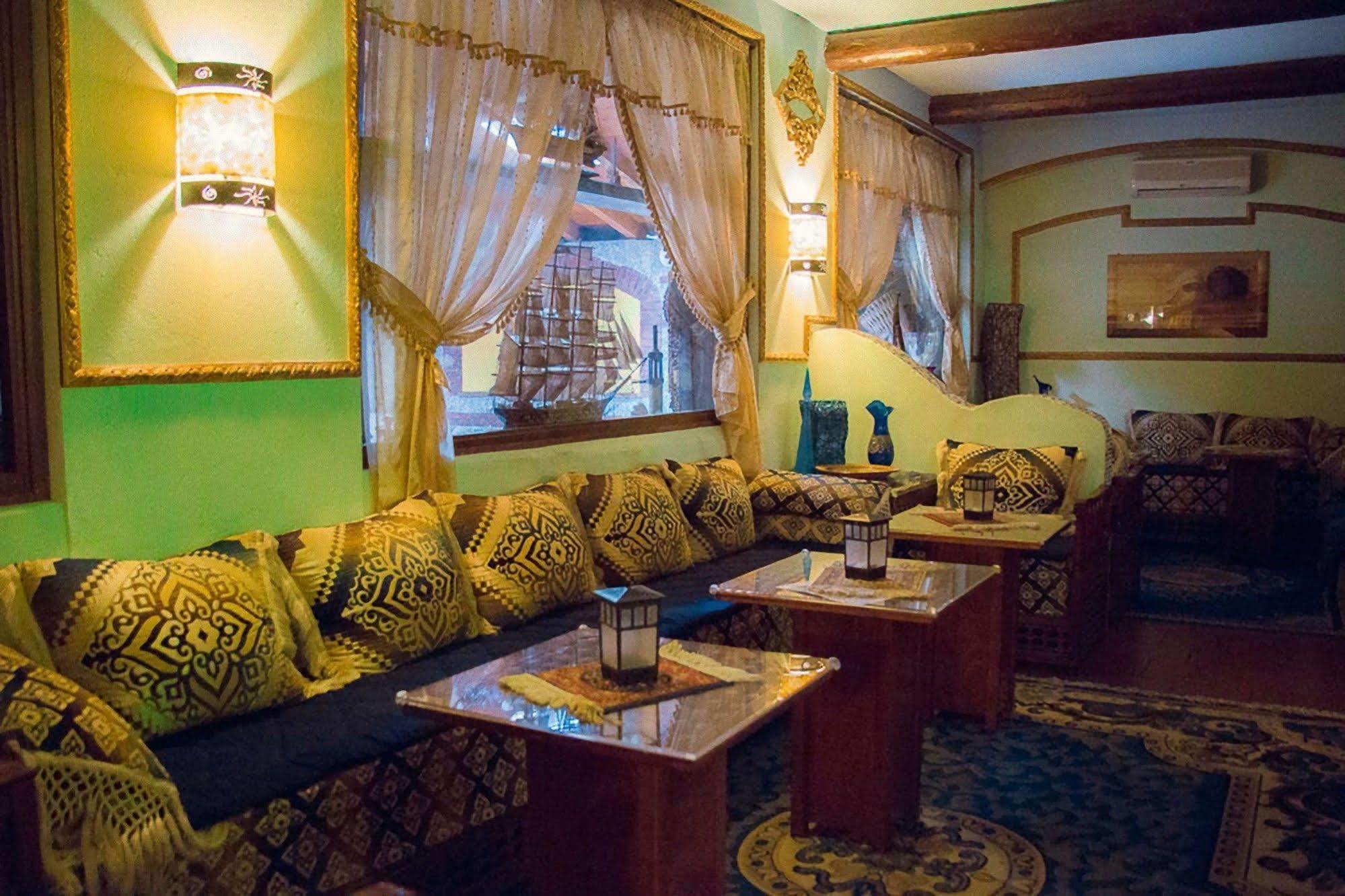 Hotel Ristorante La Perla Varallo Pombia Екстер'єр фото